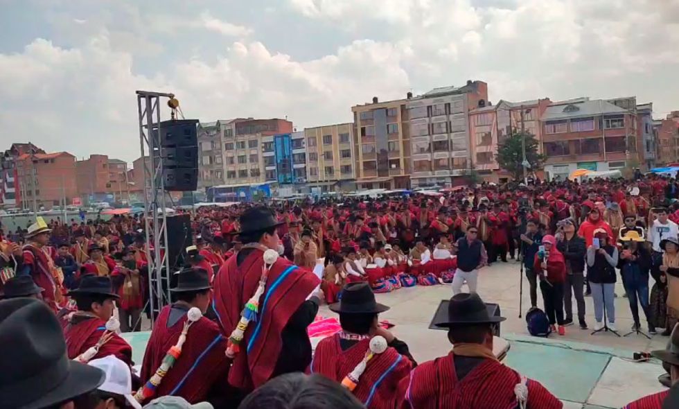 Ponchos rojos anuncian bloqueo desde el 16 de septiembre, exigen la renuncia de Arce y Choquehuanca 