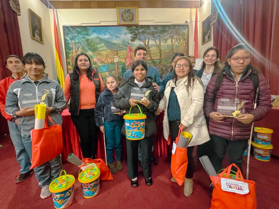 La Alcaldía premia a los ganadores de las Olimpiadas de Lectura 
