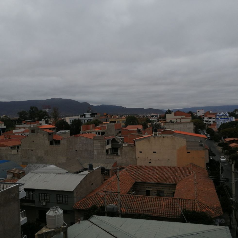 Las serranías, La Loma, y los techos de Tarija