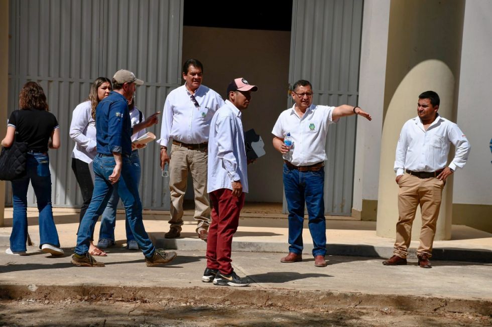 Exposur: El Gobernador inspeccionó las mejoras al campo ferial 