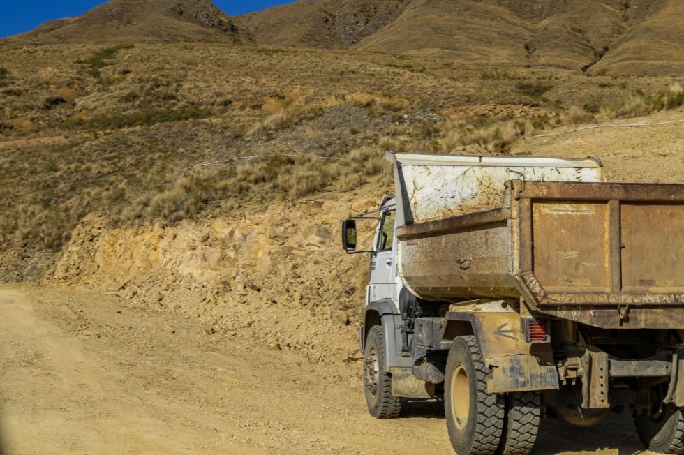 Alcaldía concluye el camino comunal en Papachacra