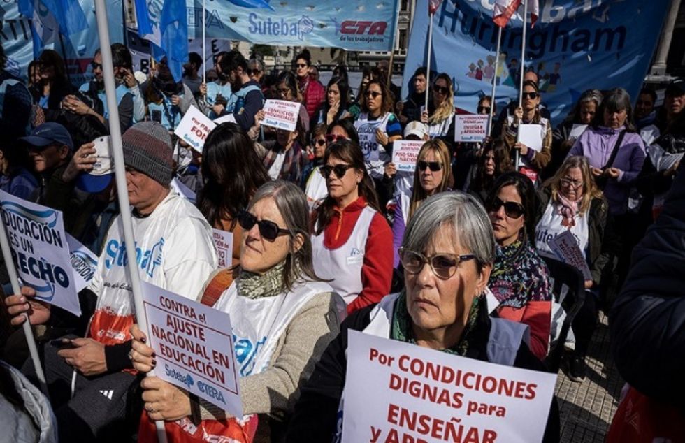 Marchan en Argentina en favor de la universidad pública
