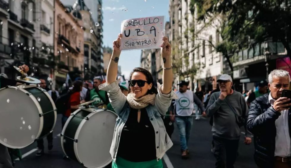 El Gobierno subestima la masiva marcha universitaria y le abre la puerta a una “judicialización” de la ley