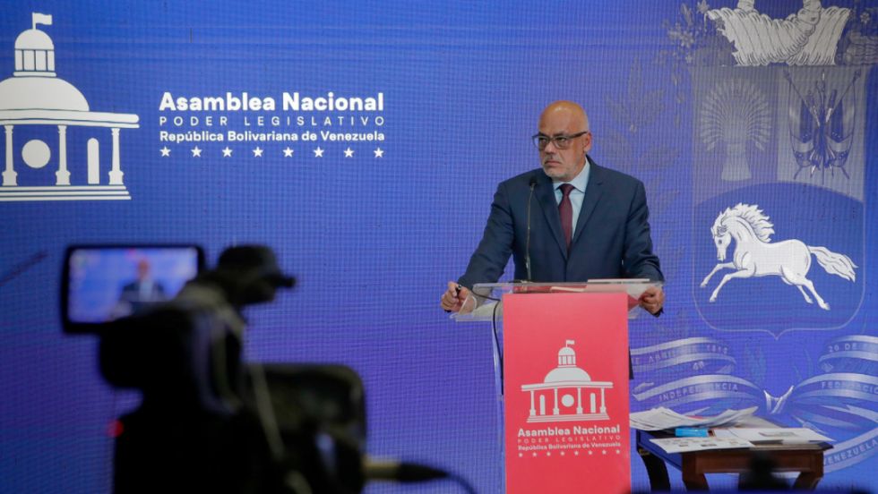 Venezuela busca romper relaciones con España