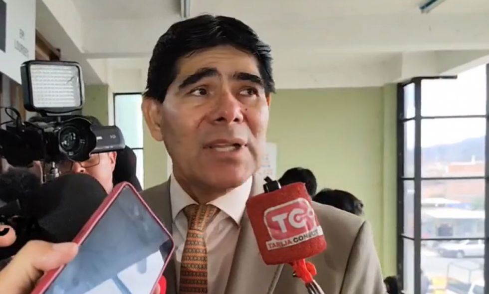 Defensa de Evo cuestiona certificado de nacimiento: Cualquiera puede reconocer a un niño que no sea su hijo