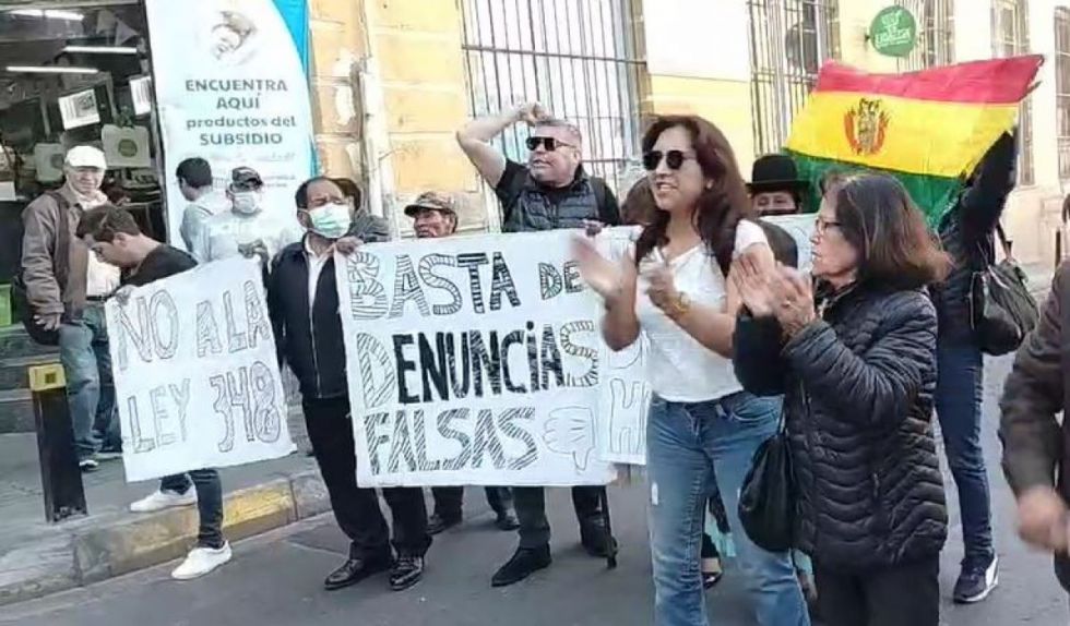 Líos políticos derivan en vulneración de derechos de mujeres y menores 