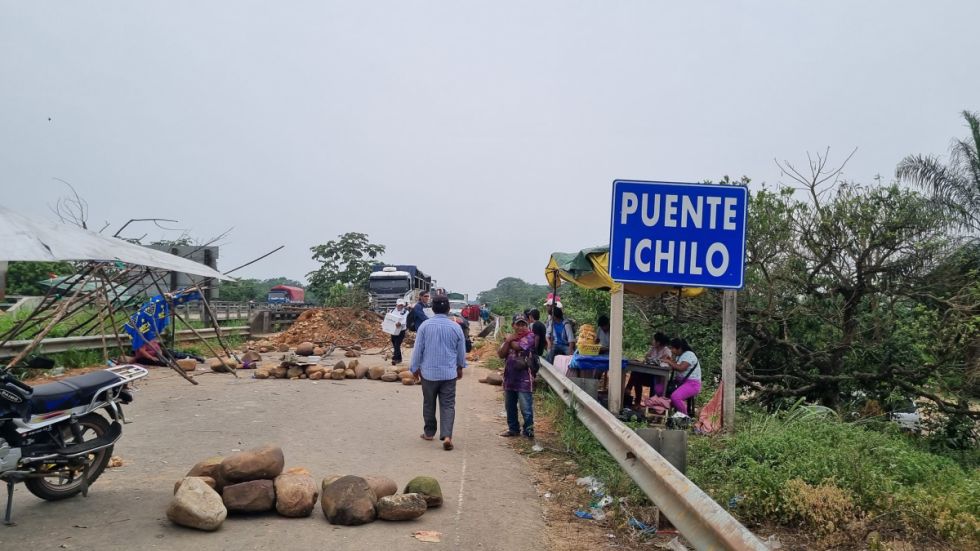 Suman 570 cisternas paradas en carreteras por el bloqueo de los evistas 