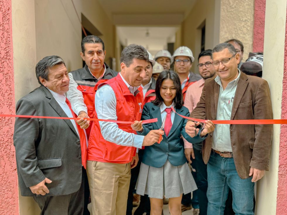 Alcaldía inaugura un Complejo Educativo Técnico Humanístico