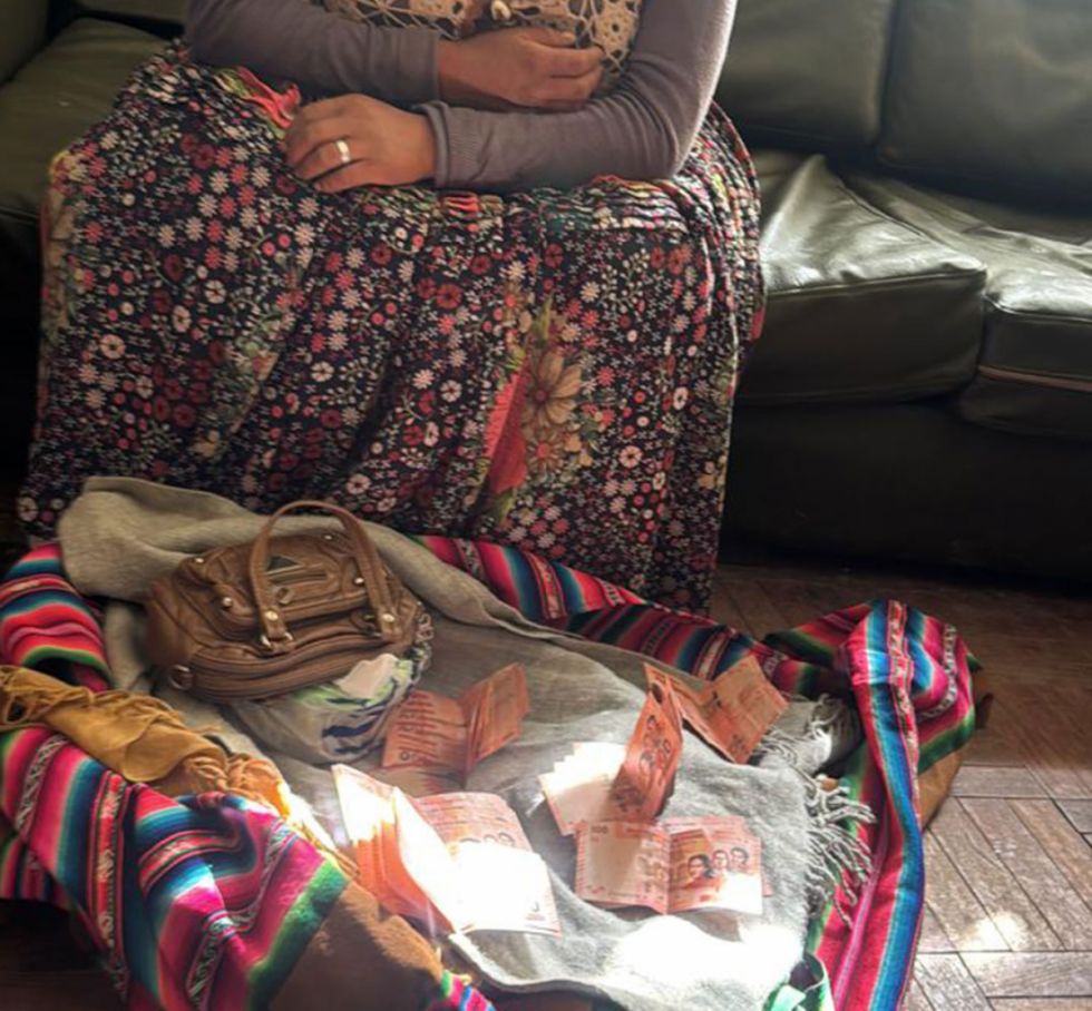Cae una mujer con Bs 4.000 que presuntamente eran para pagar a los bloqueadores de la vía La Paz – Oruro