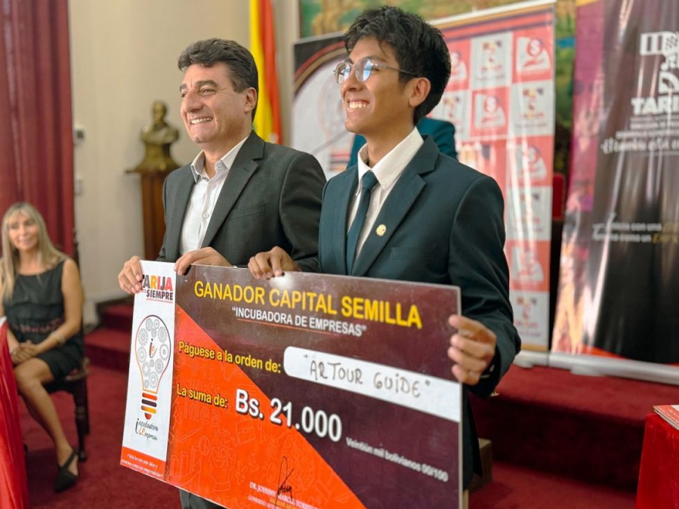 Entregan capital a ganadores de Incubadoras de Empresas