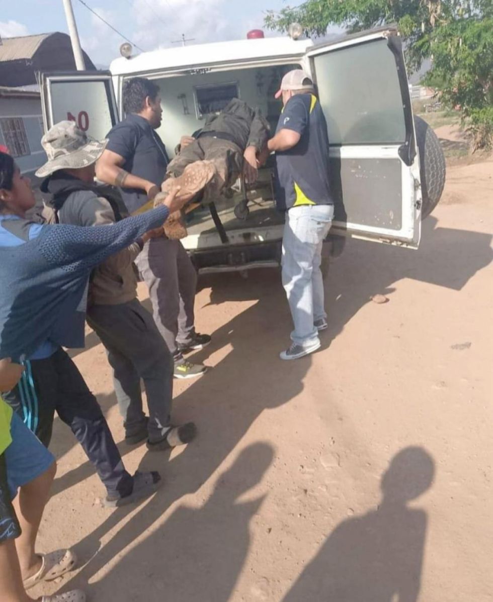 Evacúan en helicóptero a policías heridos tras enfrentamientos en Mairana