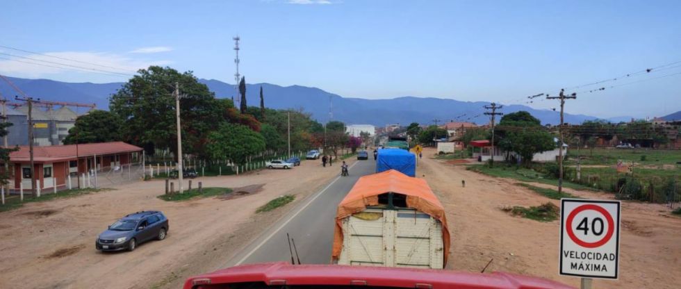 Declaran cuarto intermedio de tres horas en bloqueo en Mairana, municipio donde hubo duros enfrentamientos