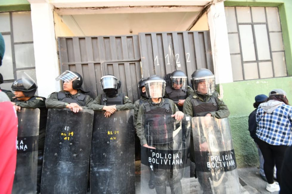 Suman 30 las personas con detención preventiva en La Paz por enfrentamientos en Parotani