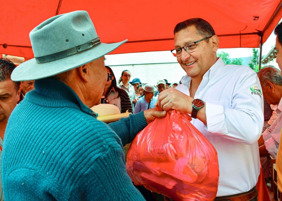 La canasta alimentaria llega a 3.800 abuelos en Méndez
