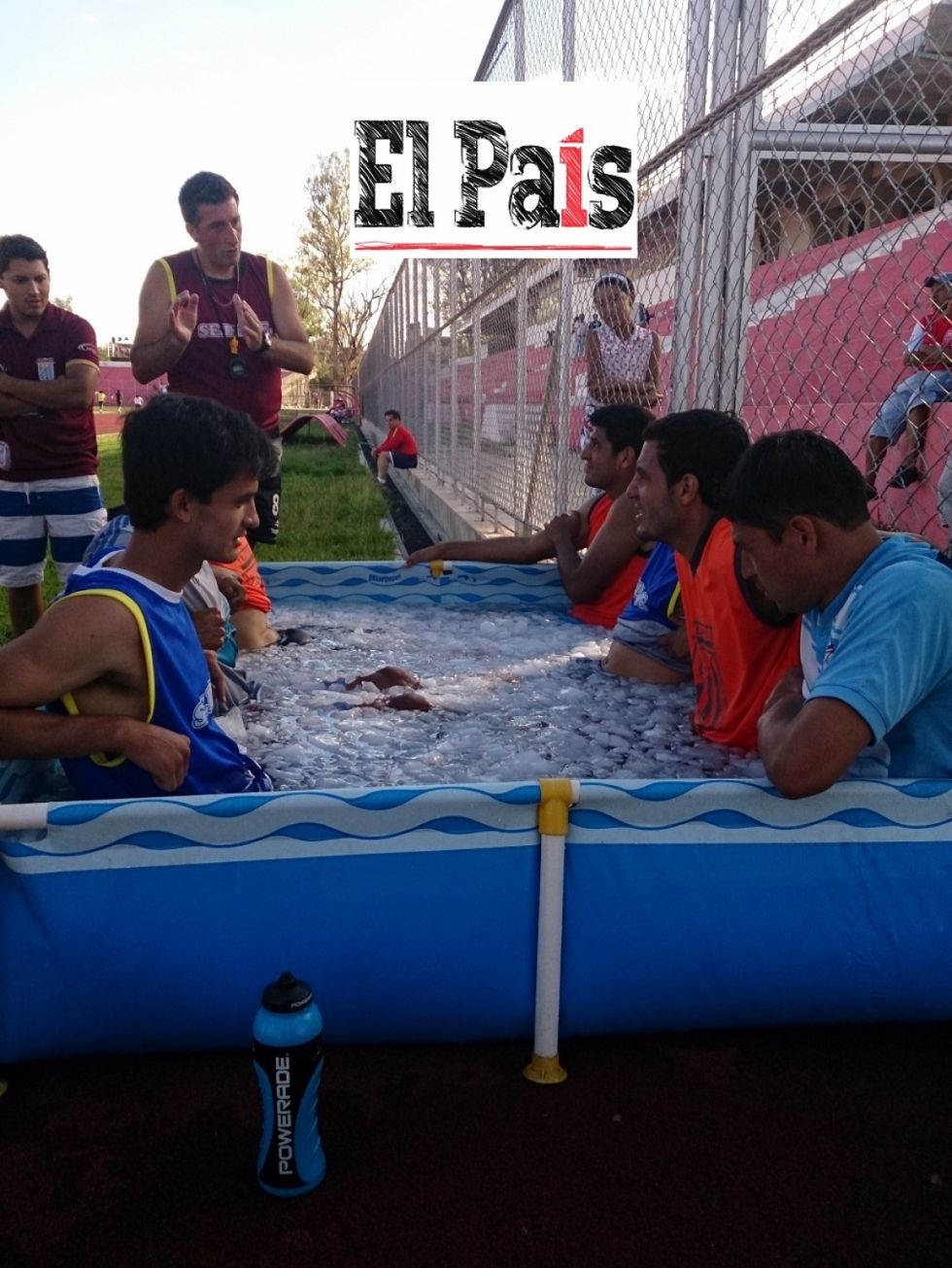  Momento de la hieloterapia tras una semana intensa en la preparación física (ascenso a la Lig