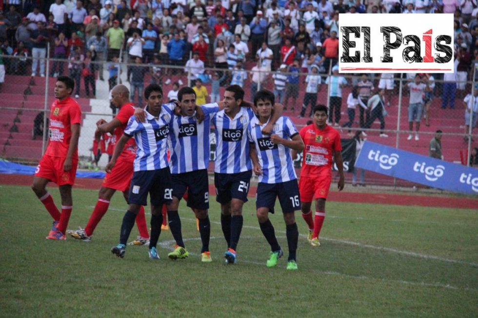 Festejo de un triunfo clave ante Guabirá, que le ponía cerca del ascenso a la Liga