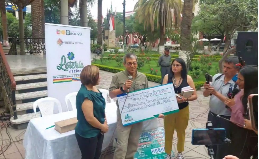 Tarijeño ganó el premio mayor de la Lotería: 250.000 bolivianos