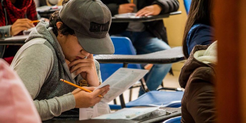 Estudiante pierde el año y la madre agrede a maestras