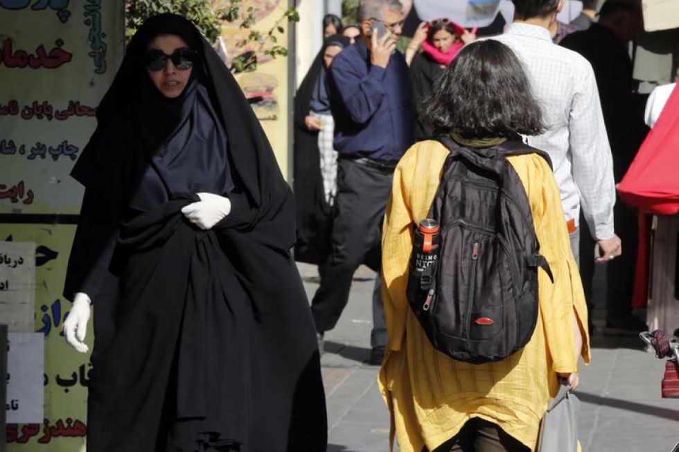 Irán envía a “rehabilitación” a las mujeres que se nieguen al velo