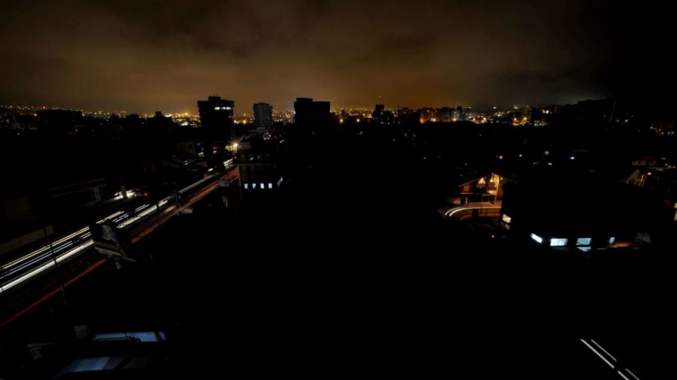 Ecuador llega a dos meses de cortes eléctricos