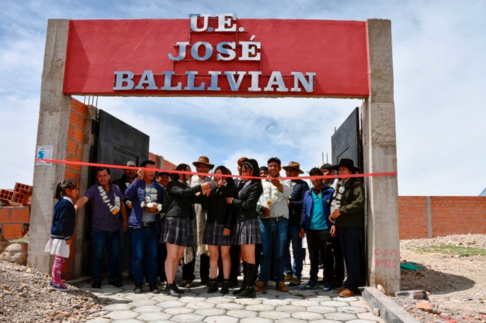Gobernación concluye cerramiento de escuela en Yunchará 