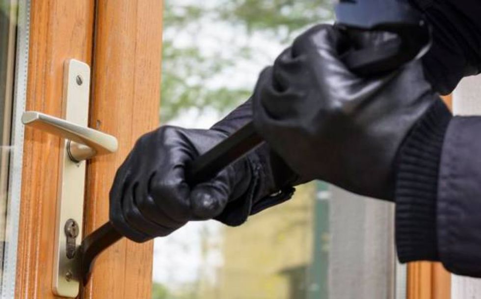 Atracan una vivienda en Yacuiba, la FELCC busca sospechosos