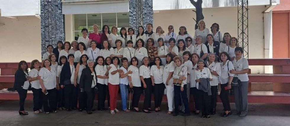 Bachilleres que participaron en el acto
