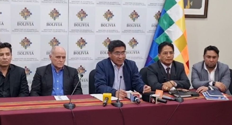 Gobierno y oleaginosas acuerdan evaluar el jueves levantar el veto a la exportación de aceite