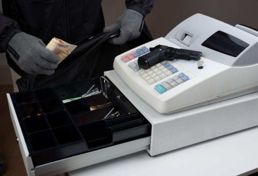 Ladrones sustraen Bs 8.000
