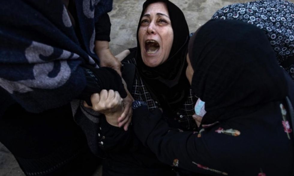 Al menos 35 asesinados por bombardeos israelíes contra viviendas y un convoy de ayuda en Gaza