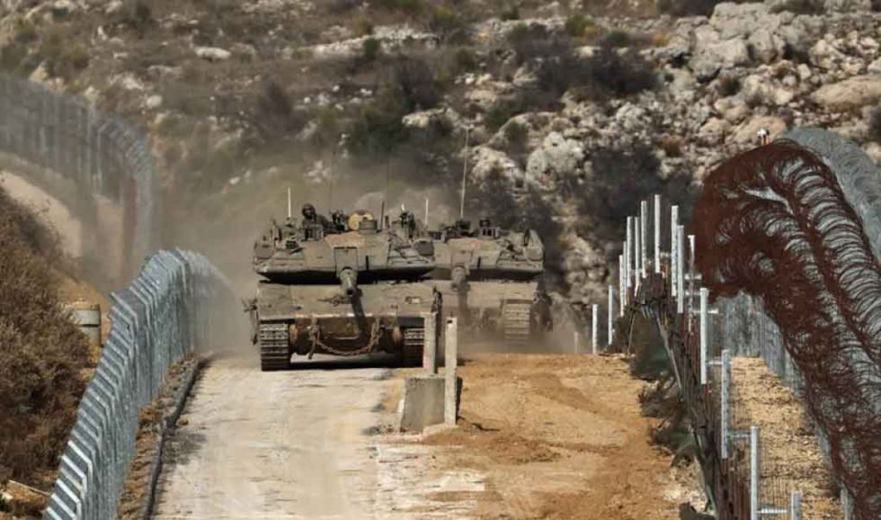 Pobladores sirios enfrentan a tropas invasoras israelíes