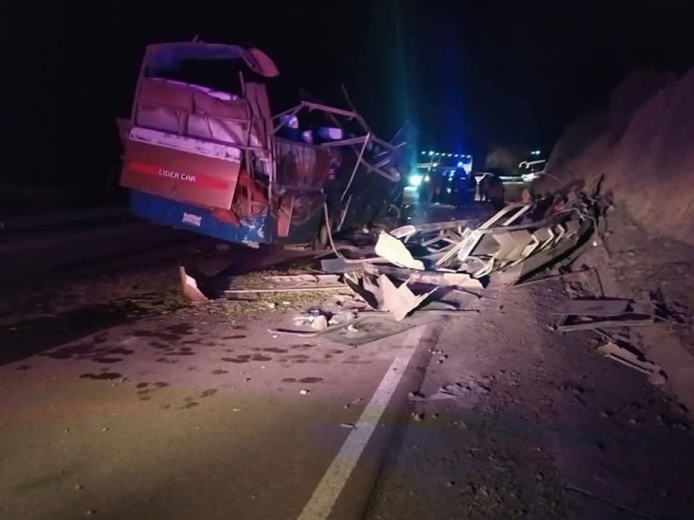 Accidente de un bus en el tramo Camargo-Potosí deja un fallecido