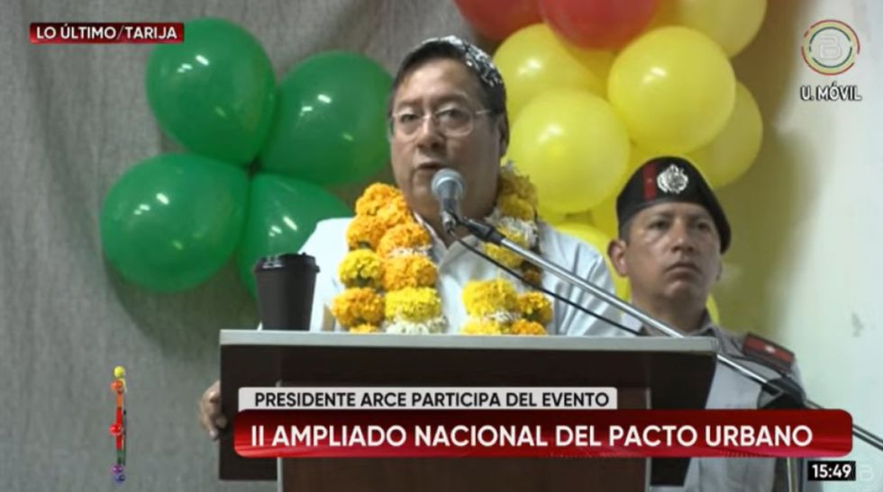 Arce llegó a Tarija para participar en el ampliado del Pacto Urbano
