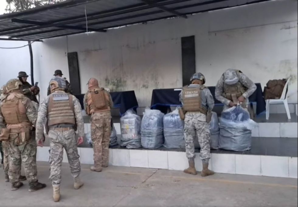 Bagayeros agreden a militares tras comiso de coca