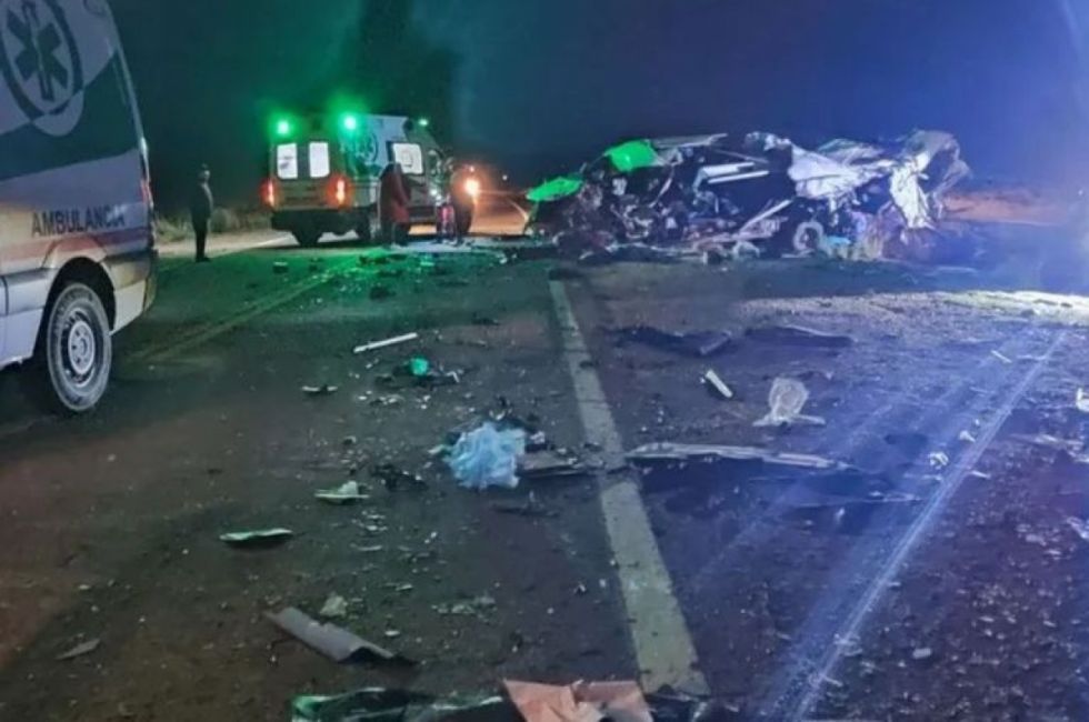 Camión boliviano colisiona con un minibús en La Quiaca, hay seis fallecidos