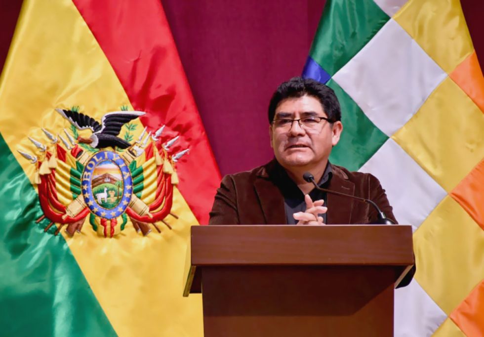 Gobierno investiga denuncias de nepotismo contra el Ministro de Educación 