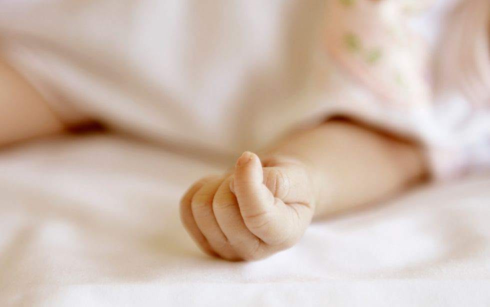 Bebé abandonado por sus padres llegó a fallecer 