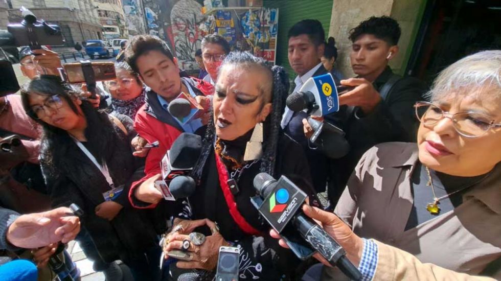 María Galindo defiende a Reyna H.