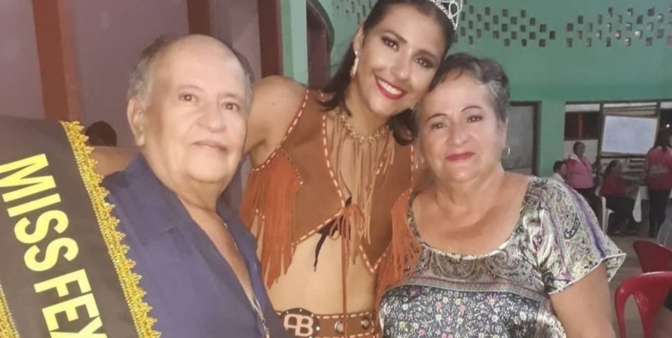 Madre de exreina de belleza detenida por transportar droga niega vínculos con el narcotráfico
