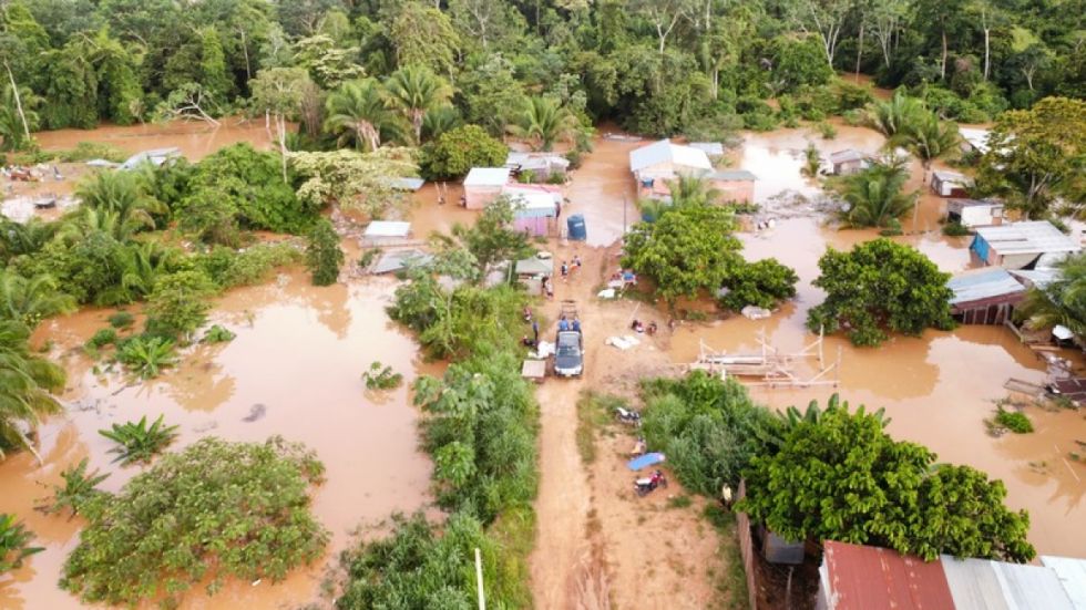 Pando: Desborde del arroyo Bahía afecta a 100 familias