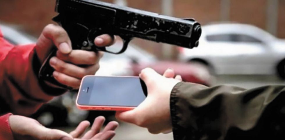 Aprehenden a menor de 17 años que usaba un arma para asaltar a transeúntes