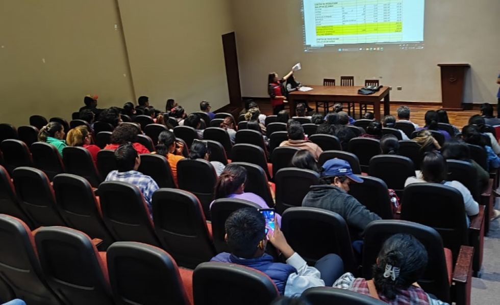 Padres de Familia rechazan bajar peso al desayuno escolar