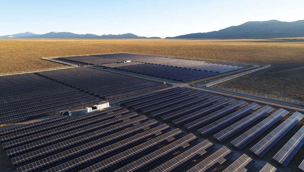 Planta solar de Yunchará produce 5 megavatios de energía limpia para el país