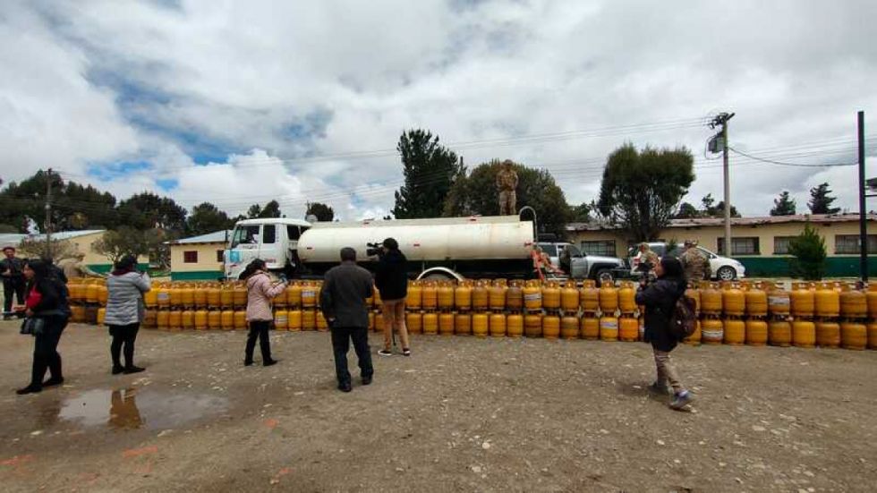 Comisan 203 garrafas y 28.000 litros de diésel