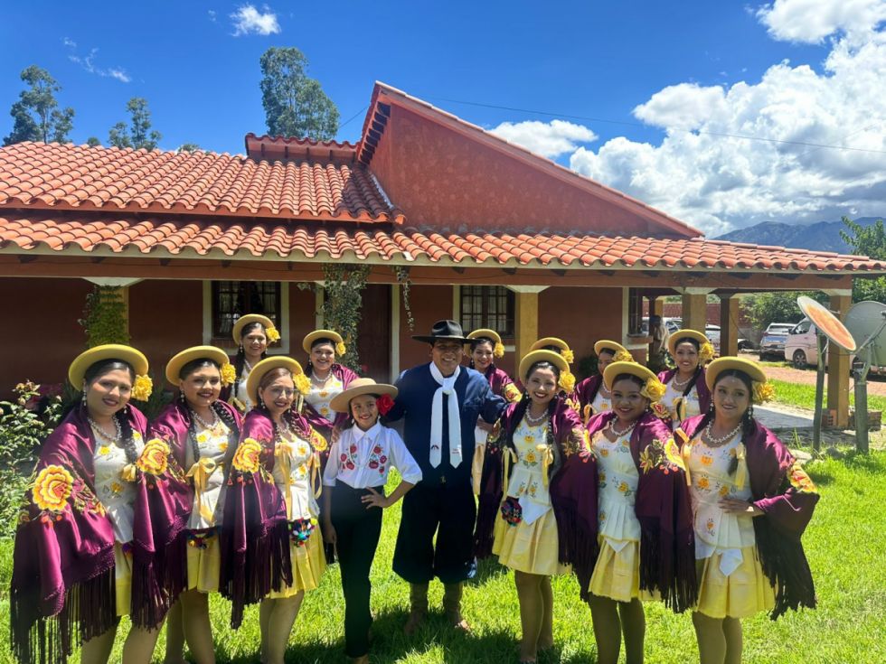 Mocita Carnavalera, la cacharpaya de Kristen Burgos para este Jueves de Comadres 