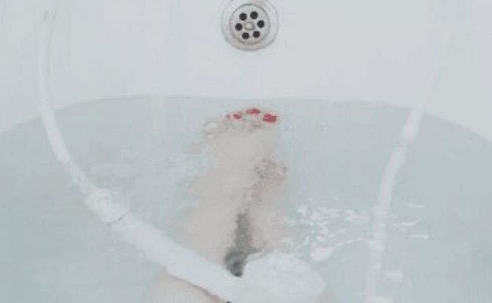 Hallan a una mujer muerta en el jacuzzi de un alojamiento