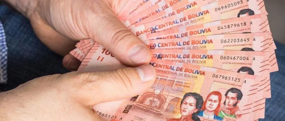 Sorprenden a dos mujeres con Bs 6.000 en billetes falsos