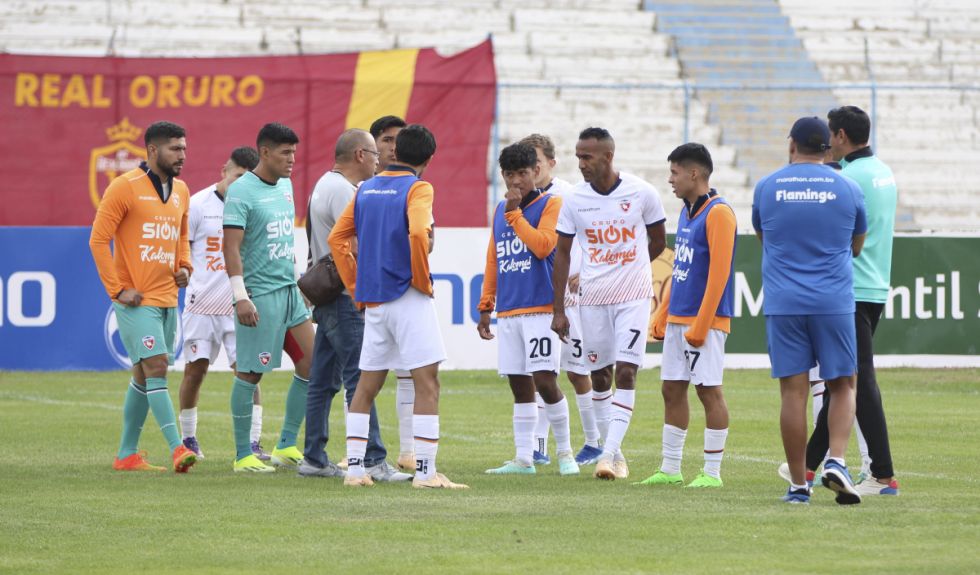 Royal Pari está disconforme con la sanción a Aurora y presentó un amparo