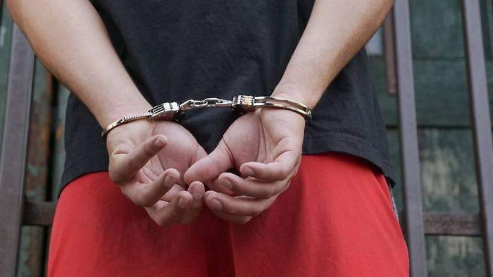 Sujeto será enjuiciado por corrupción de una menor