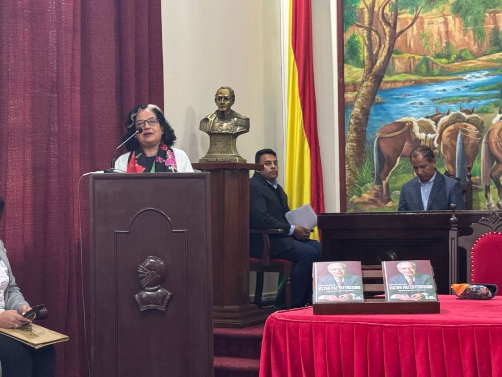 Lupe Cajías presentó el libro